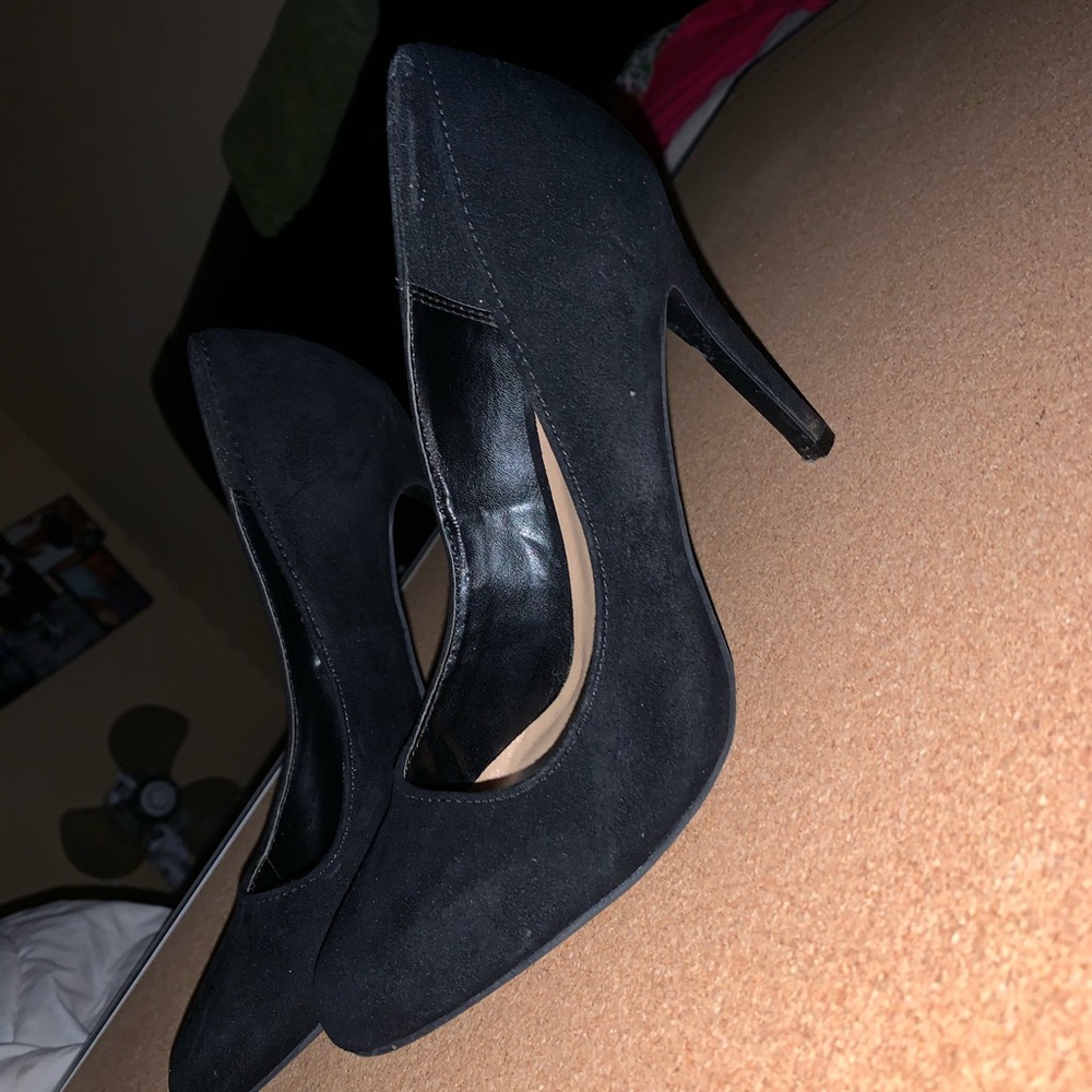 Heels - Picture 3 of 4